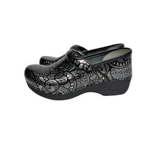 Women's Black Patterned Clogs